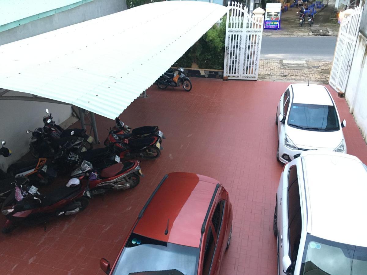 Khach San Son Ha Hotel Tỉnh Kontum Екстериор снимка