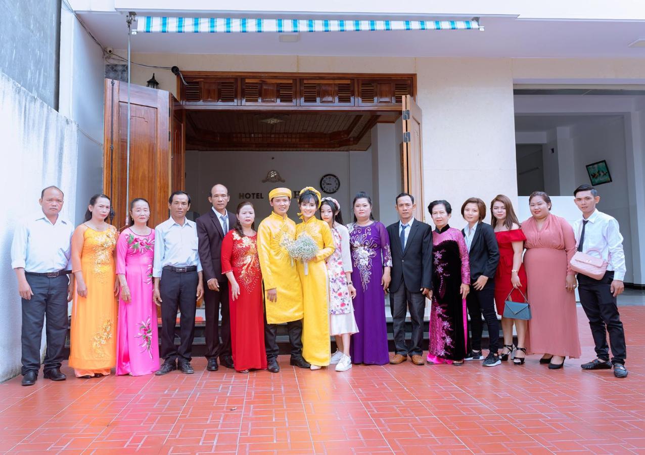Khach San Son Ha Hotel Tỉnh Kontum Екстериор снимка