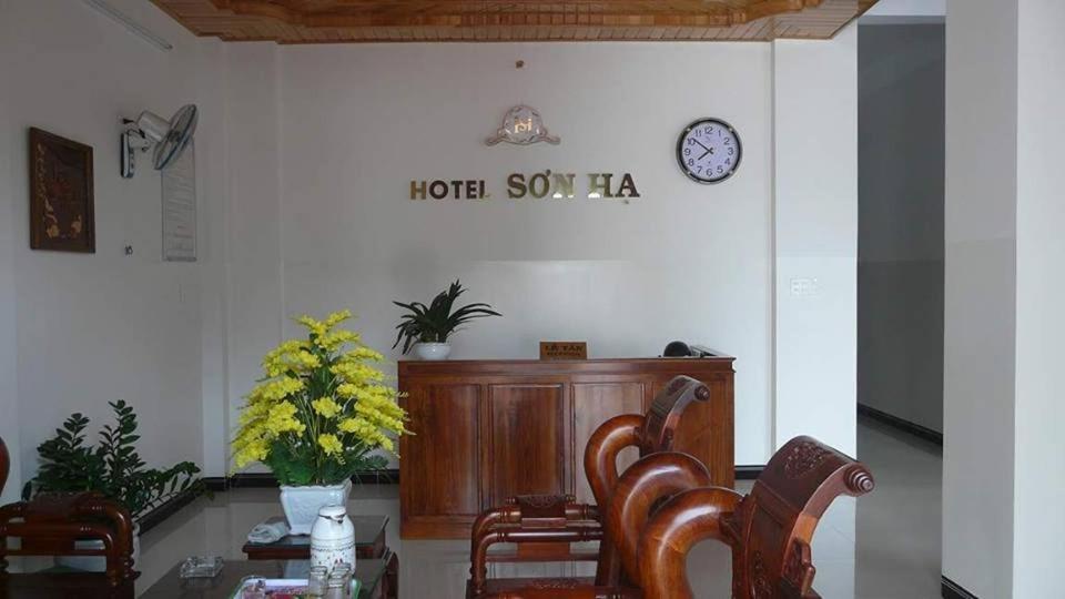 Khach San Son Ha Hotel Tỉnh Kontum Екстериор снимка