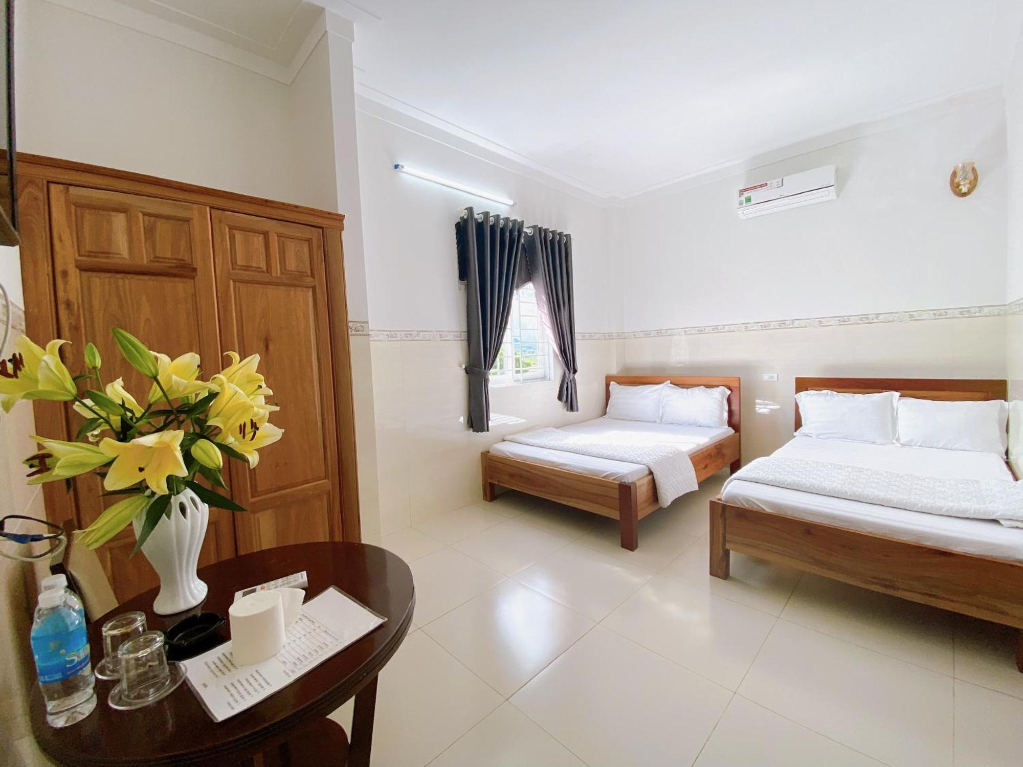 Khach San Son Ha Hotel Tỉnh Kontum Екстериор снимка