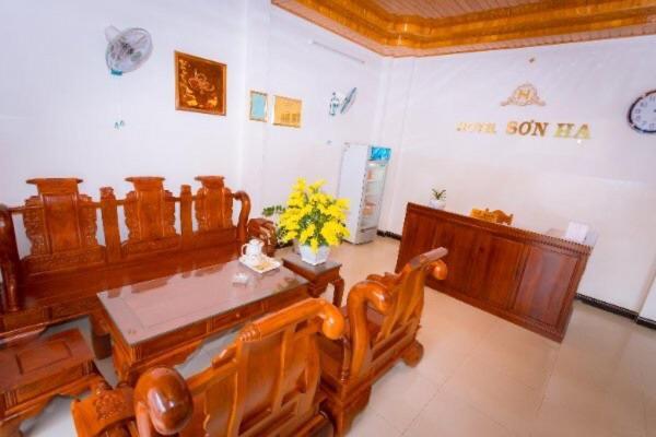 Khach San Son Ha Hotel Tỉnh Kontum Екстериор снимка