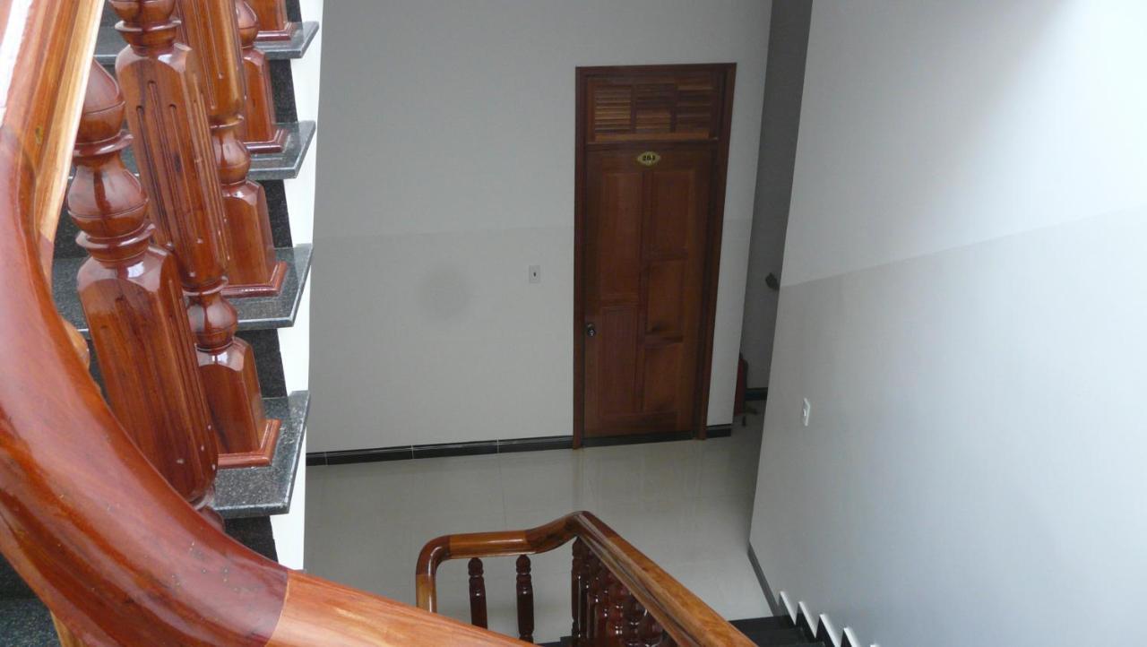 Khach San Son Ha Hotel Tỉnh Kontum Екстериор снимка